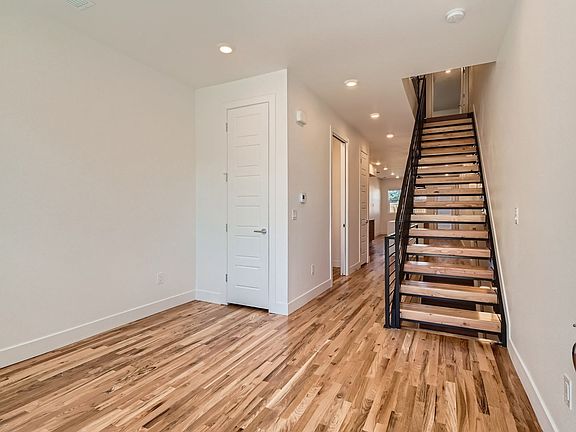 5th image of 2857 Fairfax St #2875