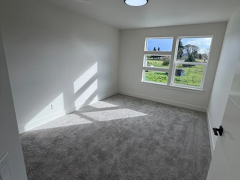 300 Seven Oaks Ln — Photo 36