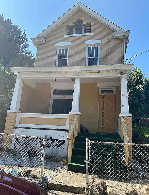 650 Braddock Ave photo 1