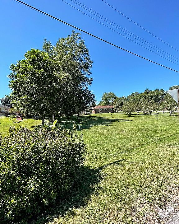 2nd image of Magnolia Dr