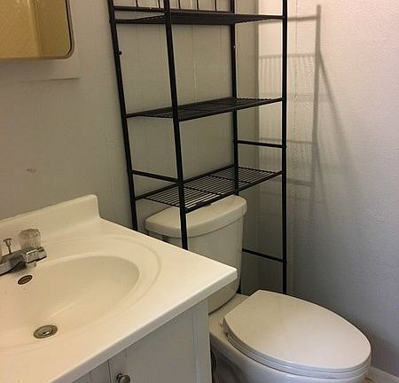 5th image of 624 Como Ave APT 1