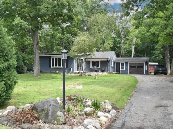 8611 Big Bend ROAD, Waterford, WI 53185