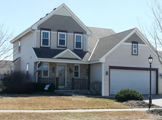 2901 Rocky Creek Dr, Waukesha, WI 53189