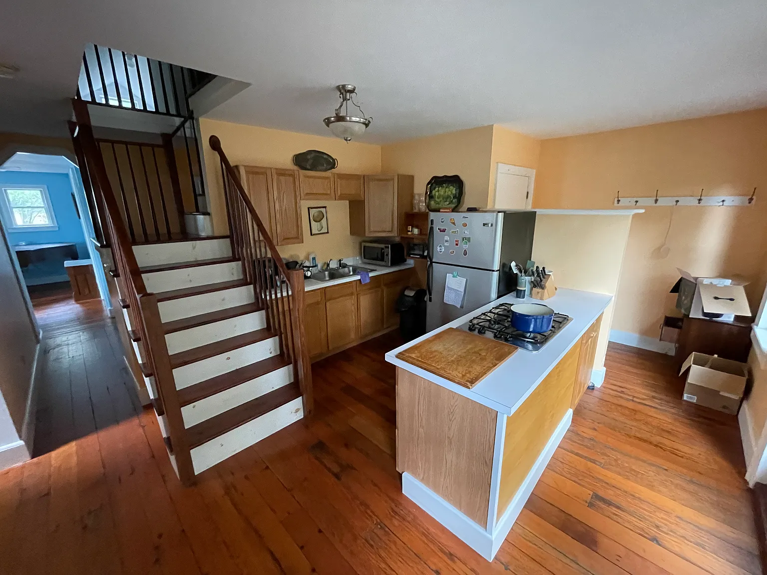 2 bed, 1300 sqft, $2,200 — Photo 4