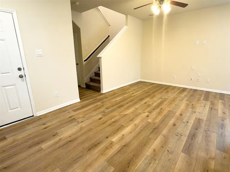 17035 Amarose Dr — Photo 14