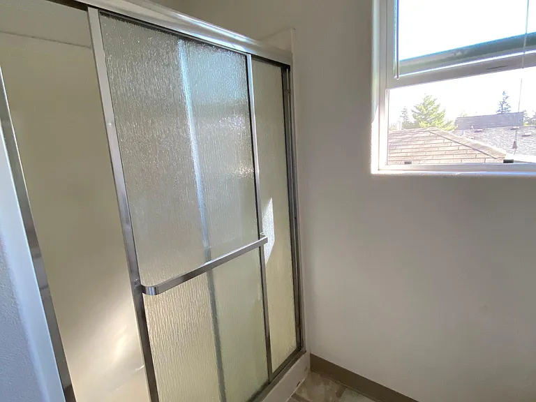 1227 NE 84th Ave — Photo 12