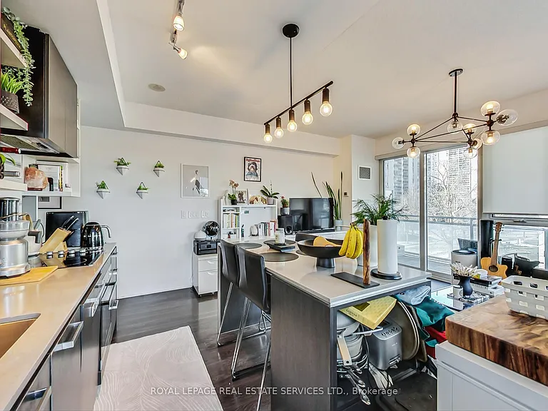 1830 Bloor St W #438 — Photo 9