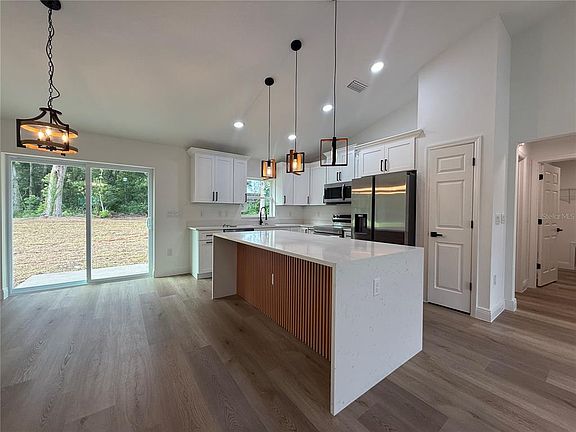 5th image of 3641 SE 140th Pl
