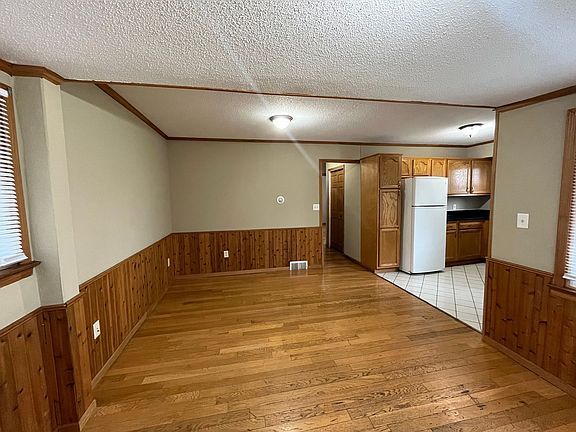 3rd image of 1001 Hubbard Ave