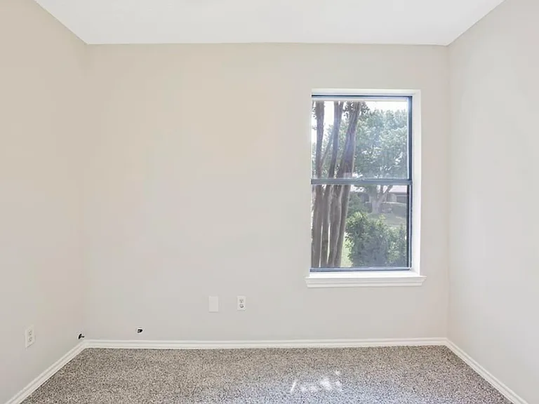 6204 Avanti Dr — Photo 15