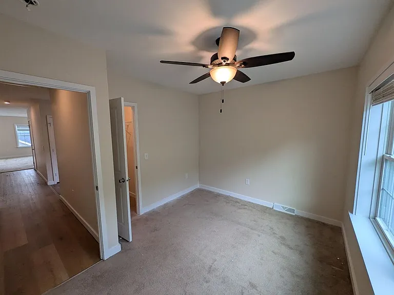 75 Ivan Dr #8 — Photo 28