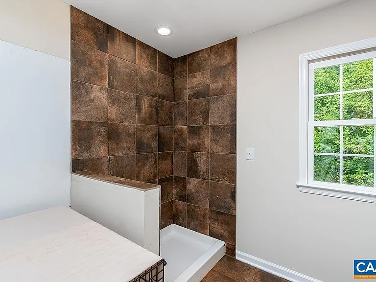 2810 Locust Hill Dr — Photo 35