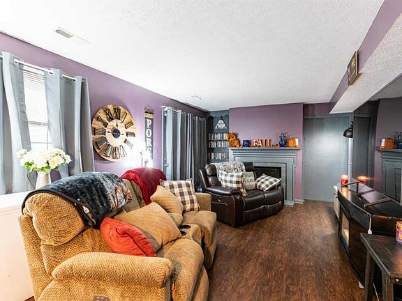 5th image of 103 Holmes Cir