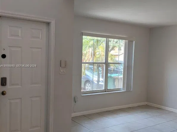 210 Mahogany Ter, Davie, FL 33325