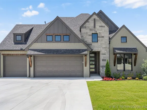 2070 E 136th Pl S, Bixby, OK 74008