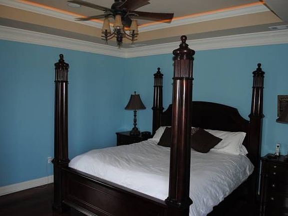 4th image of 18288 Lake Harbor Ln