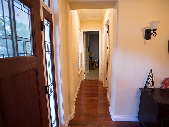 5th image of 284 Ruskin St