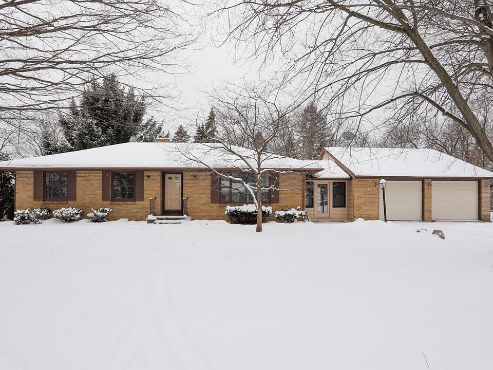 211 Evelyn Ave-101