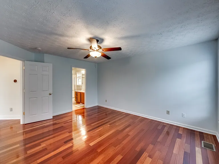 4710 Bay Cove Ct — Photo 21