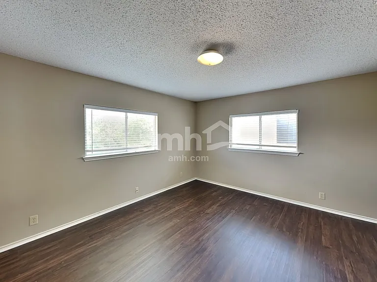 7106 Raintree Frst — Photo 13