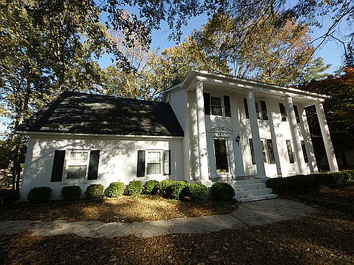 1st image of 409 Lakeview Dr