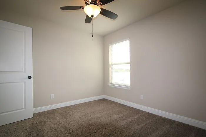 821 Jameson St — Photo 11