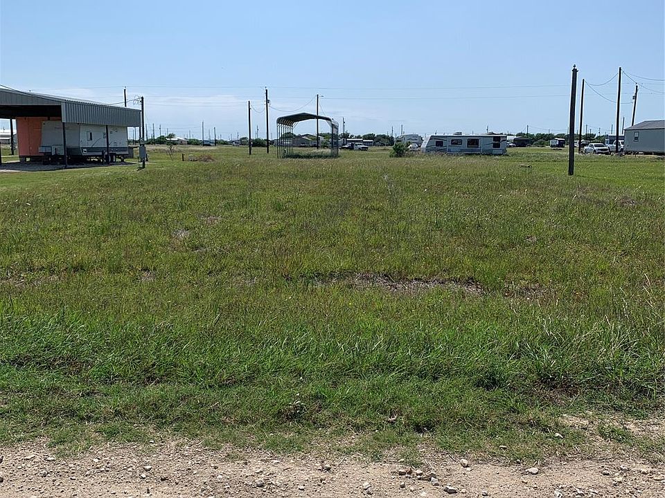 1st image of 202 Trigger Fish Ln