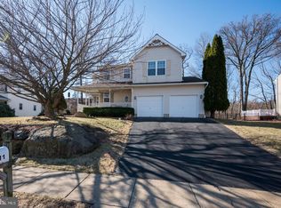 211 Pennford Pl, Garnet Valley, PA 19060