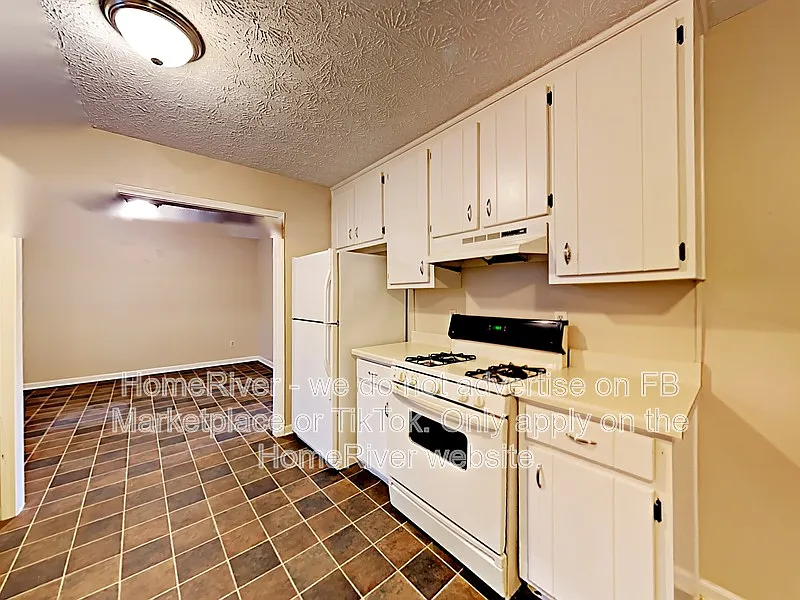 3 bed, 2.0 bath, 1982 sqft, $1,795 — Photo 4