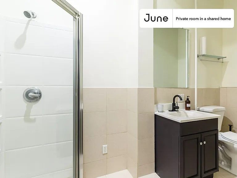 131 W 14th St #E — Photo 11