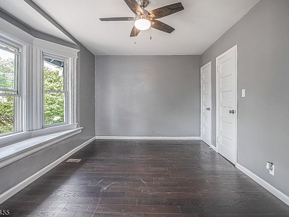 3rd image of 520 No Grove St