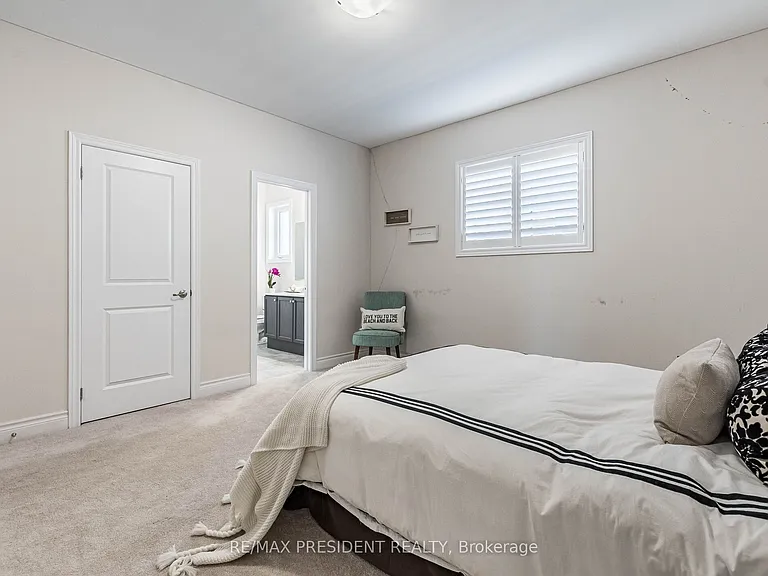 16 Monarch Dr — Photo 29