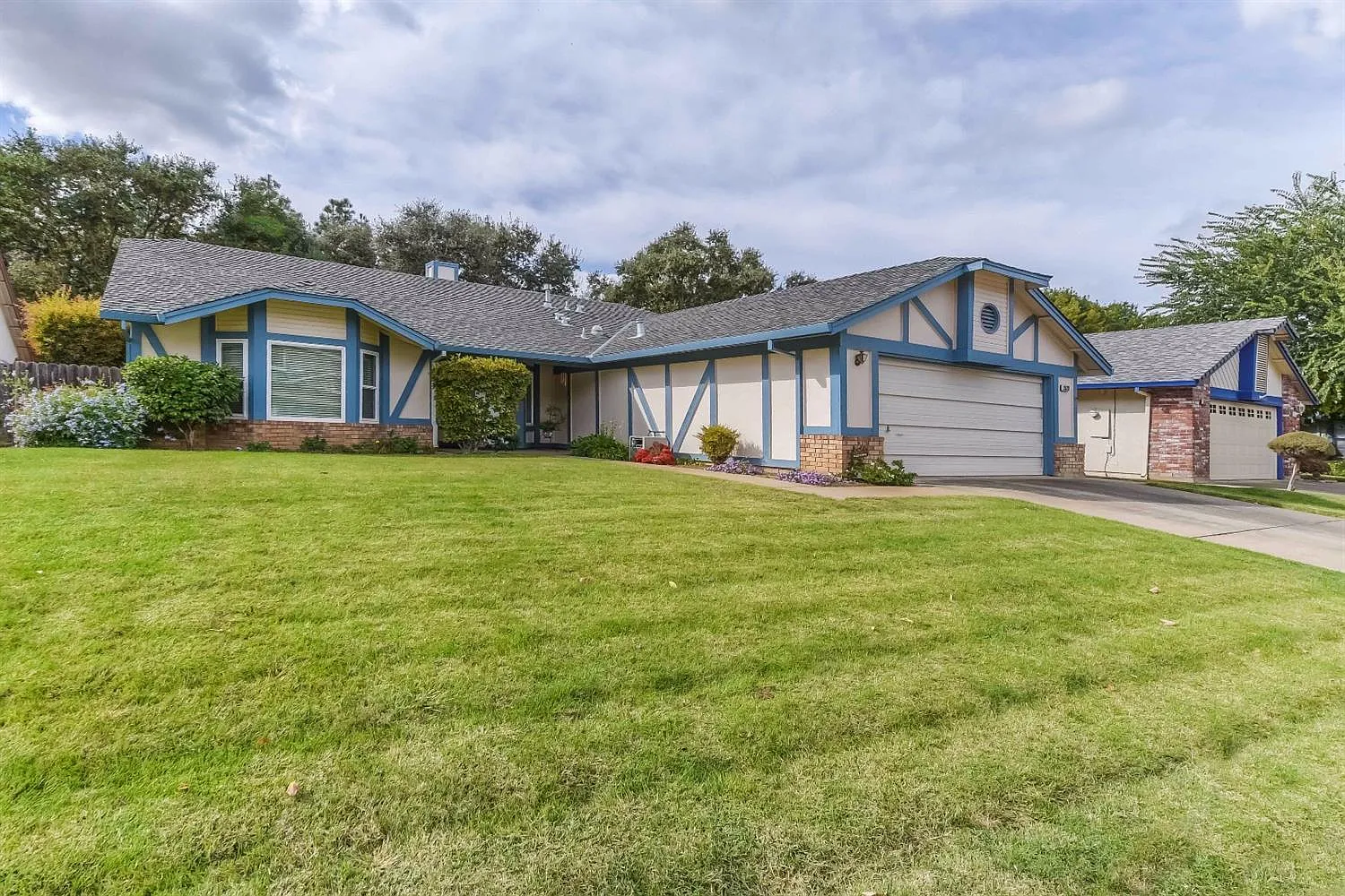2528 Mossy Oaks Ct photo 1