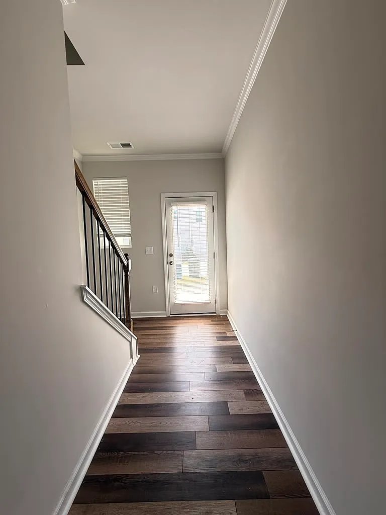 4 bed, 2427 sqft, $2,495 — Photo 2