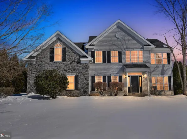 727 Sourwood Ln, Collegeville, PA 19426
