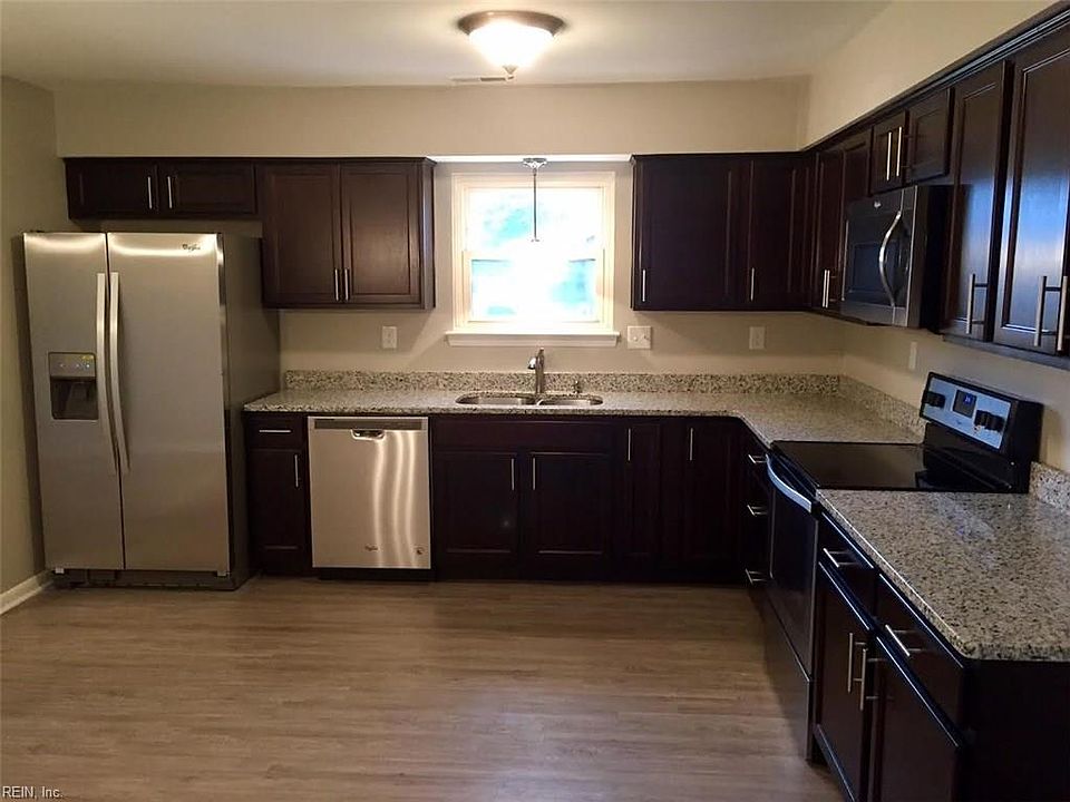 2nd image of 1832 Slalom Dr