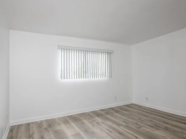 520 W. Wilson — Photo 40