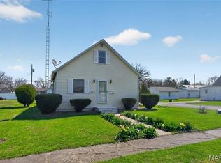 1005 S Macoupin St, Gillespie, IL 62033