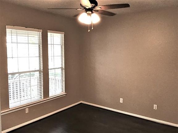 4th image of 10213 Iris Ln