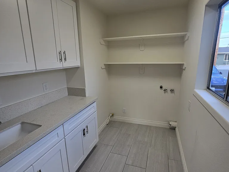 10611 Lexington St — Photo 6