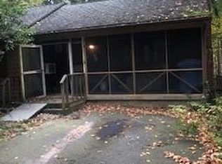 16 Gordon St, Simsbury, CT 06070