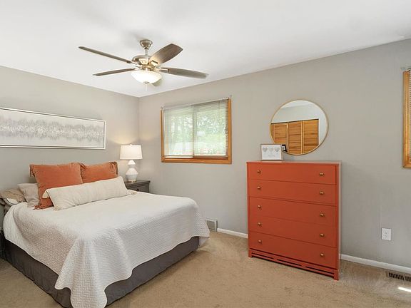 5th image of 6631 Ashbury Dr