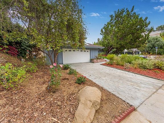 5th image of 4829 Ellenita Ave
