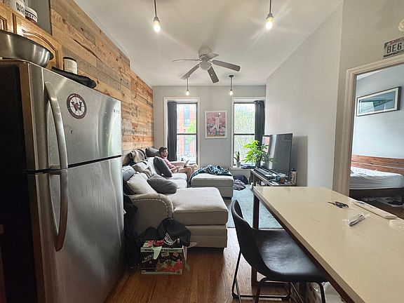 5th image of 958 Atlantic Ave #2