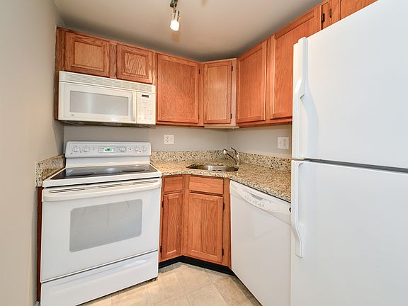 5th image of 1739 N Troy St #8420