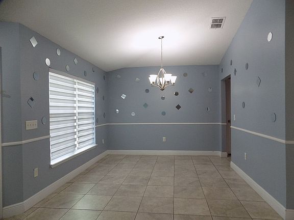 2nd image of 377 Cimarron Ct