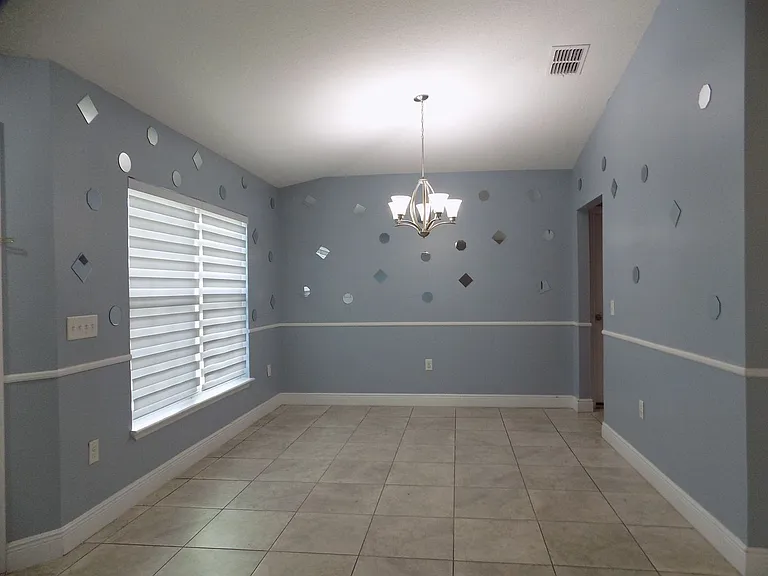 377 Cimarron Ct — Photo 2