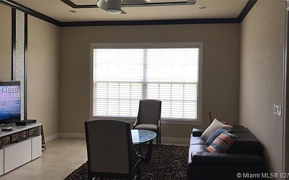 5th image of 9751 Lakeview Ln #0