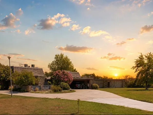 2961 Twin Acres Dr, Norman, OK 73071
