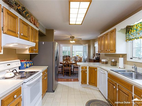 4th image of 12474 Lodge Dr